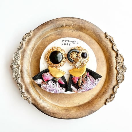ボタンピアス | STORES