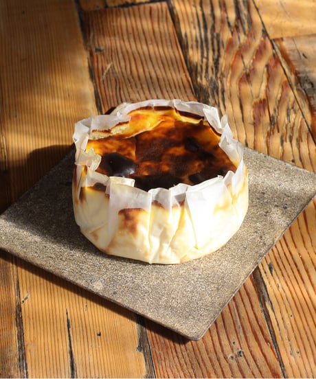FUMOTO CHEESECAKE 八ヶ岳バスクチーズケーキ　12cm ホール　【冷凍】