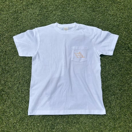 『リンダ リンダ リンダ 4K』オリジナルTシャツ　＜白＞　胸ポケット付き　ロゴカラー：イエロー