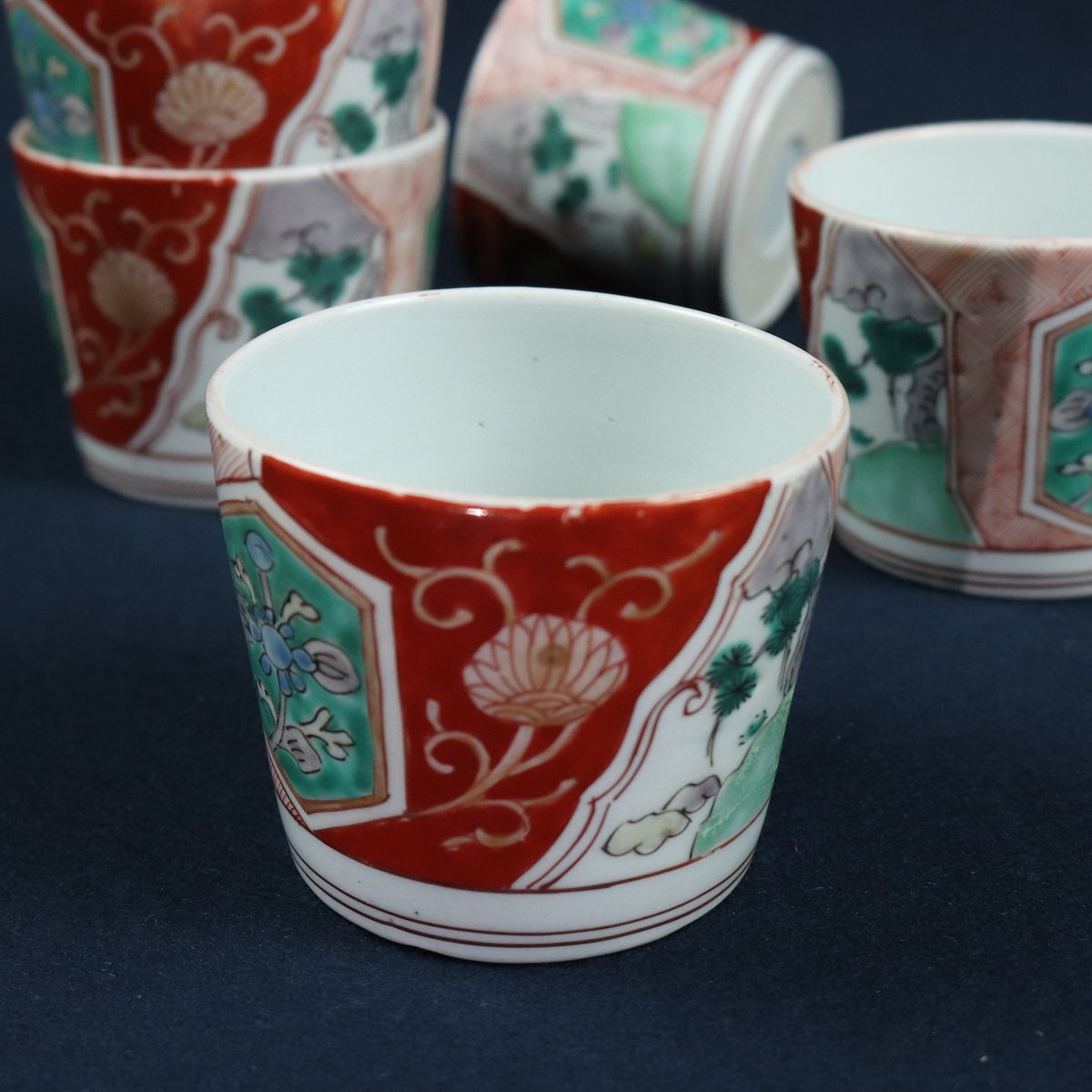 金襴手 花地文に牡丹文 大振蕎麦猪口 金襴手 花地文に牡丹文 大振蕎麦猪口