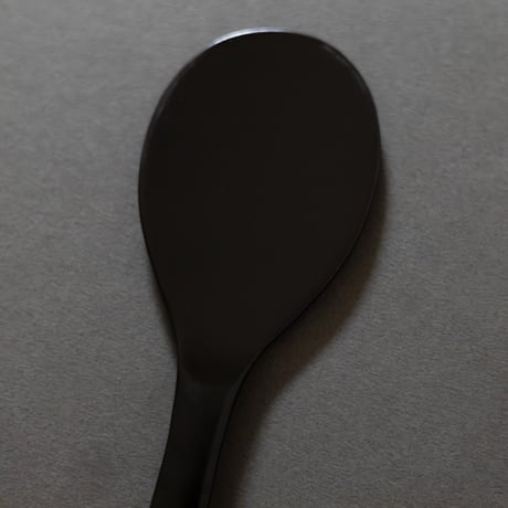 菊の花のしゃもじ（黒）