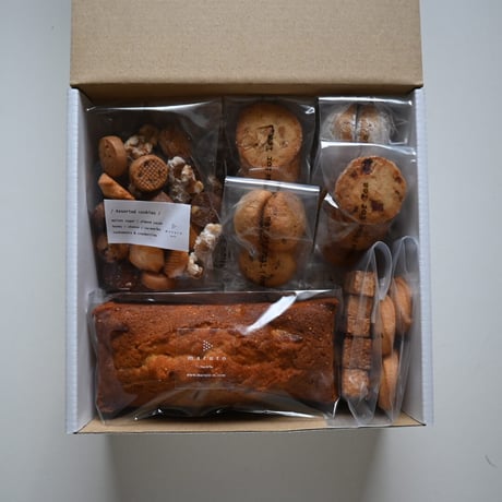 【10/25発送】季節のケーキ(ホール)と焼き菓子のセット (ノベルティ付き)