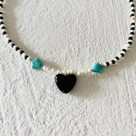 Monotone necklace