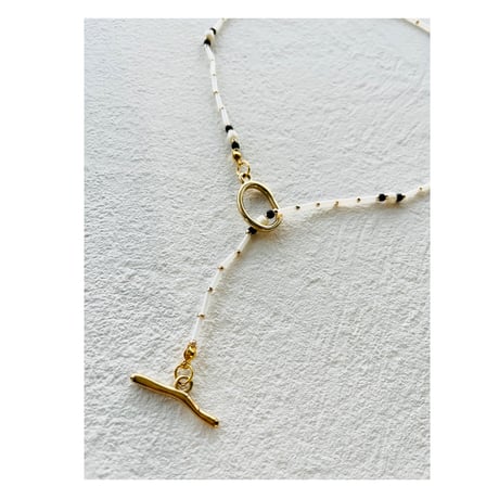 Monotone choker