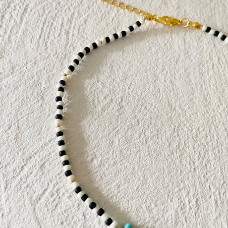 Monotone necklace