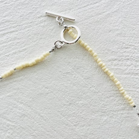 Star motif necklace