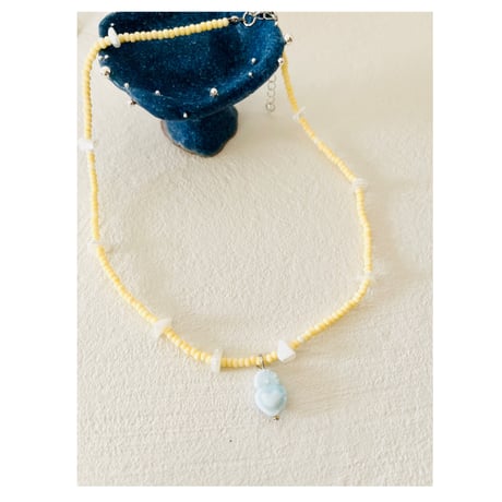 Yellow beads necklace