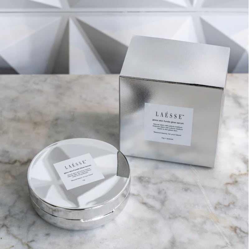 LAESSE クッションファンデーション LAESSE glass skin Funde Glow Serum(美容液クッションファンデ