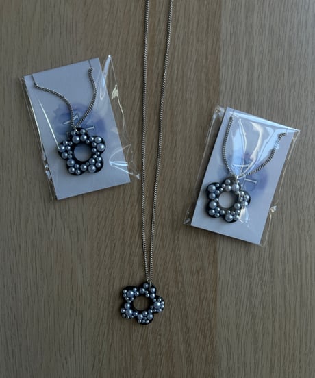 BLACK pearl flower necklace
