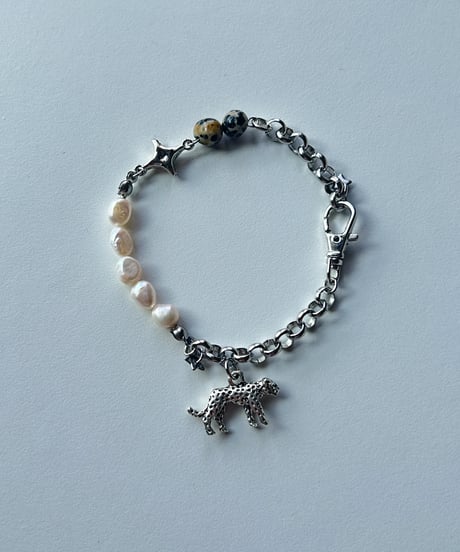 NOIR / tiger bracelet