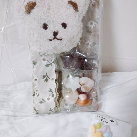 Haruhandmadeshop様 リボン ビーズ デコパ
