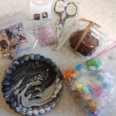Yayoi様 ハサミ ジェスモナイト 焼き菓子 時計