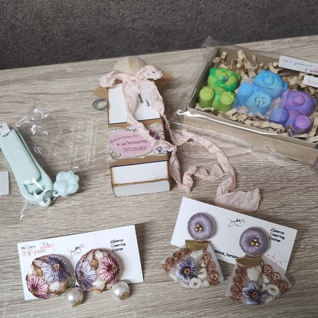 Hana様 ピアス ヘアアクセサリークレヨン