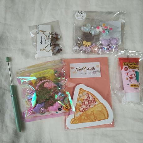 yuk様　アクセサリー　デコパーツ　メモ帳