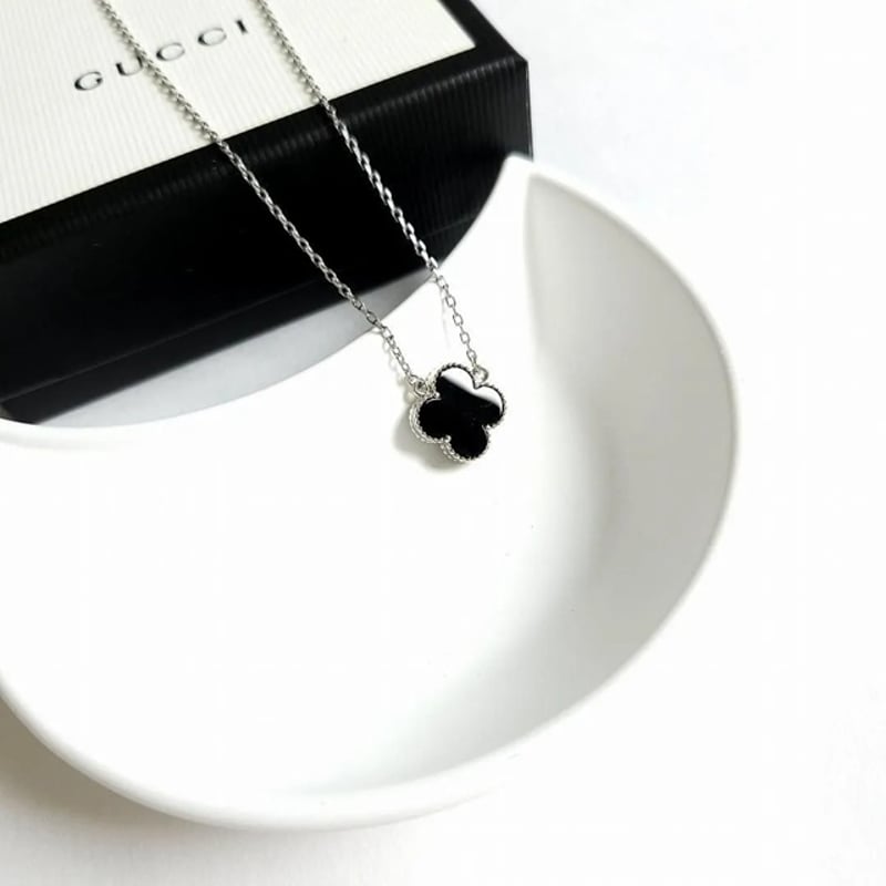 四葉のクロバー様 四葉のクローバー - 四葉のクローバーのストックフォトや画像を多数ご