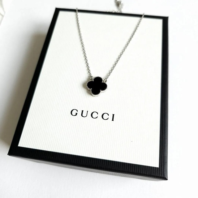 人気の四葉のクローバー onyx clover necllace（シルバー）(15mm） |