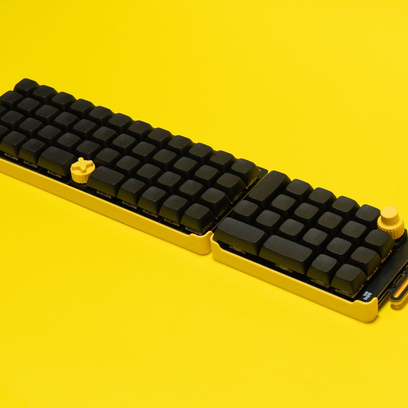 [自作キーボード] plaid 組み立て済み 格子状が美しく、無駄のないキー配列。40%キーボード Planck