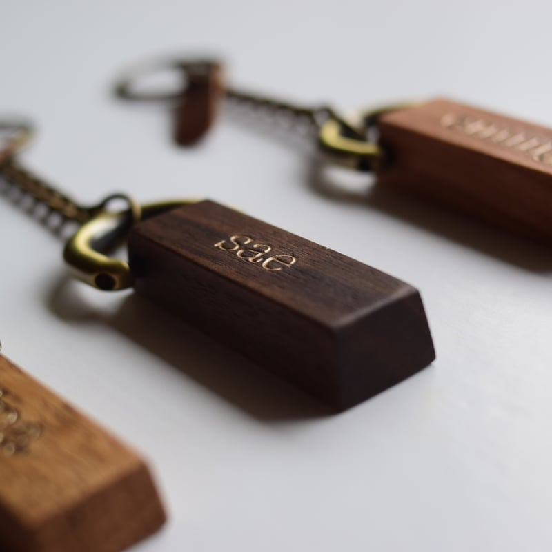 TEAROSE＊ オーダーメイド木製キーホルダー♫ 木製 キーホルダー choko | 凛頃