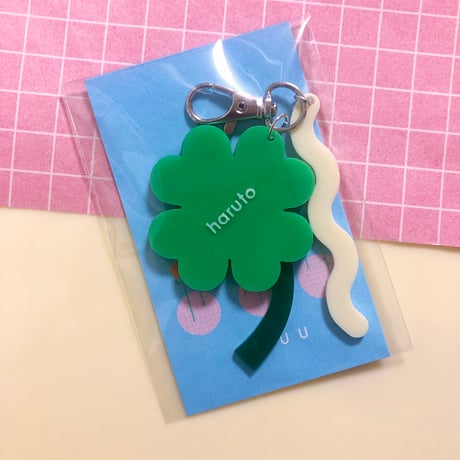 ＜acryic keyring＞クローバー