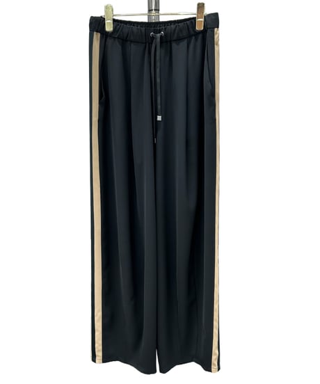 人気の為限定数量再生産　テロテロタックラインパンツ　876846　ayane 2026  COLLECTION 　限定数量再販