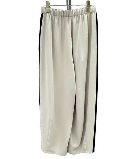 人気の為限定数量再生産　テロテロタックラインパンツ　876846　ayane 2026  COLLECTION 　限定数量再販