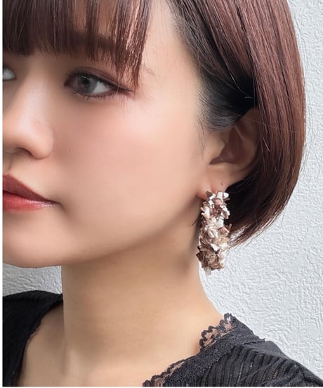 耳元から冬らしく。ツィード×フリンジで華やぐツィードフリンジピアス　276801  charmaer winter collection