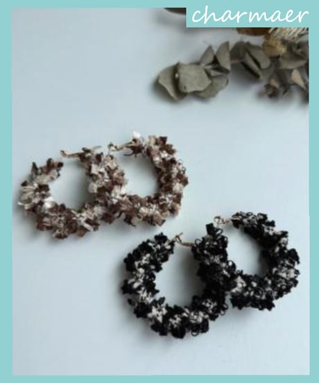 耳元から冬らしく。ツィード×フリンジで華やぐツィードフリンジピアス　276801  charmaer winter collection