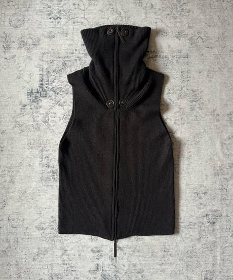 A/W 2013-2014 The Viridi-anne High-neck knit vest