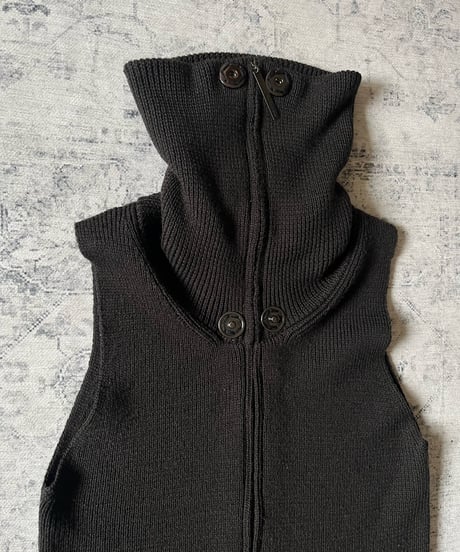 A/W 2013-2014 The Viridi-anne High-neck knit vest
