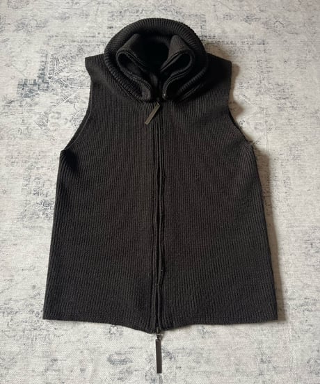 A/W 2013-2014 The Viridi-anne High-neck knit vest