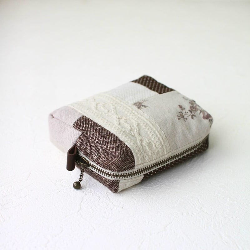 茶系パッチワークのスクエアポーチ｜内ポケット付き｜一点もの