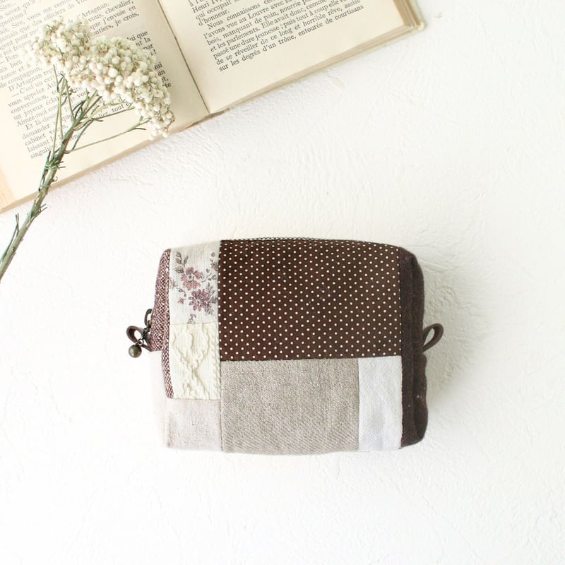 茶系パッチワークのスクエアポーチ｜内ポケット付き｜一点もの