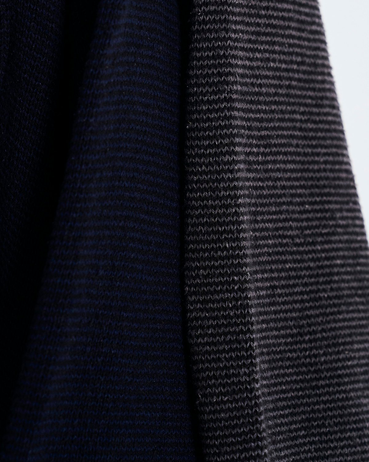 SANMONT Silk Noir Knit L/S Crew Neck (wide) |