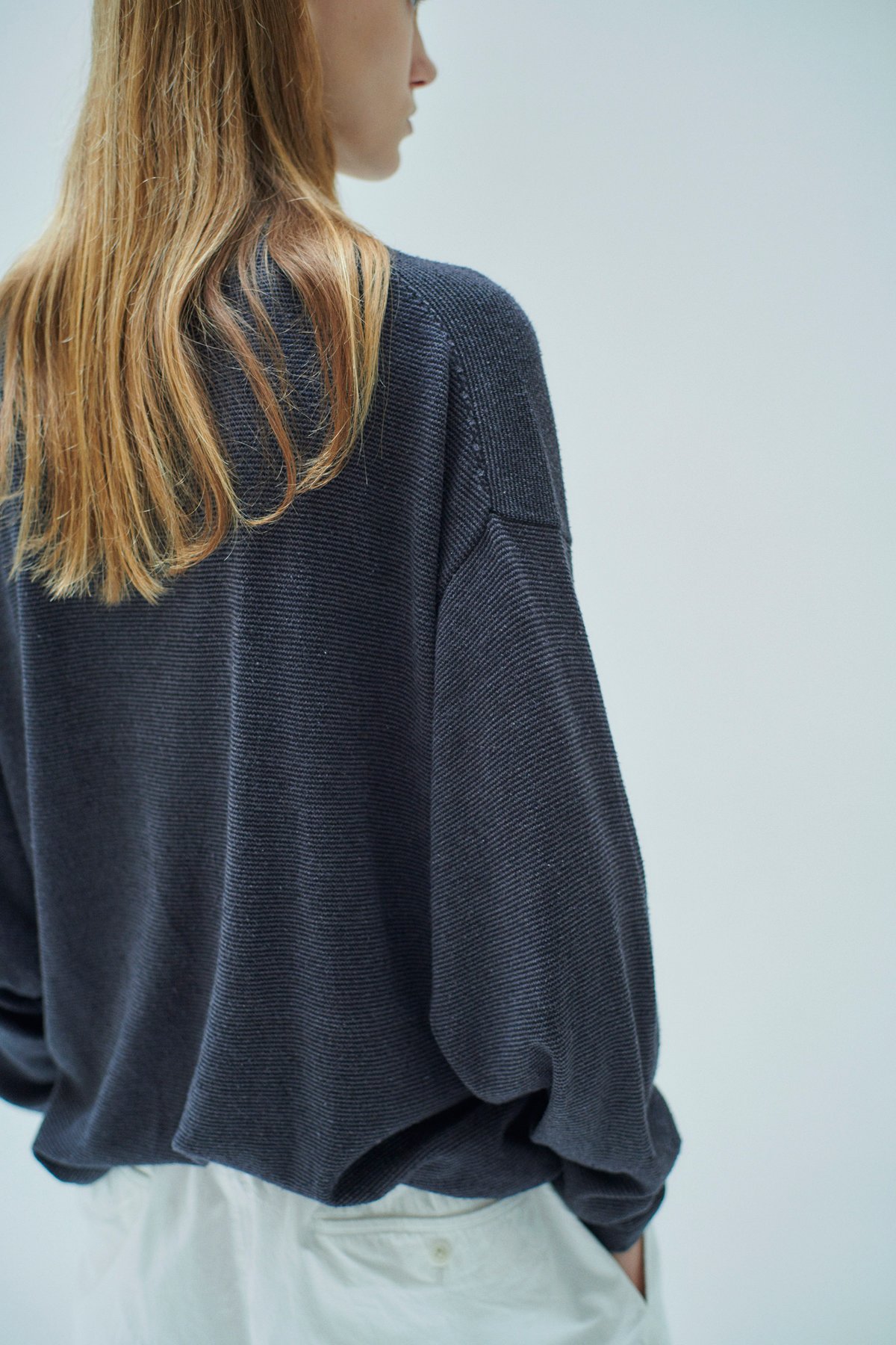 SANMONT Silk Noir Knit L/S Crew Neck (wide) |