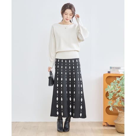 TRUBE ダイヤモチーフニットスカート