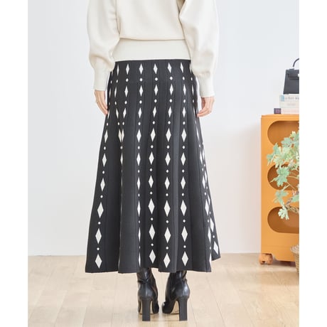 TRUBE ダイヤモチーフニットスカート