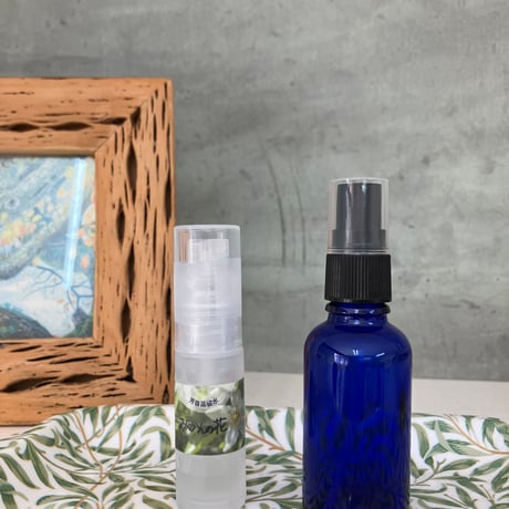 ひのきの葉の蒸留水　15ml(プラスチックの瓶）30ml(青い瓶）