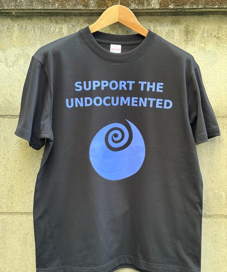 SUPPORT THE UNDOCUMENTED Tシャツ