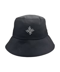 Embroidered Zip Bucket hat