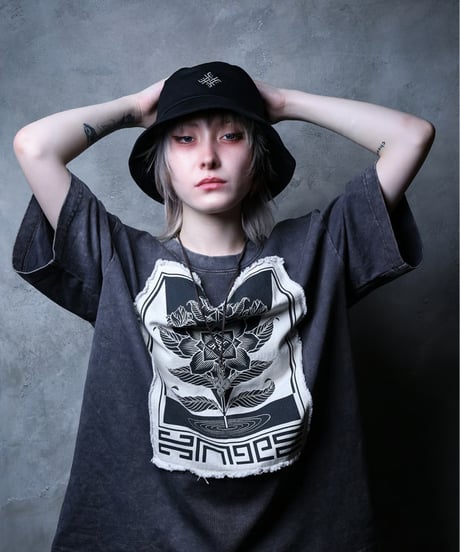 Embroidered Zip Bucket hat