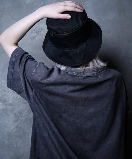 Embroidered Zip Bucket hat