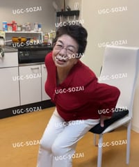 腰を痛めている