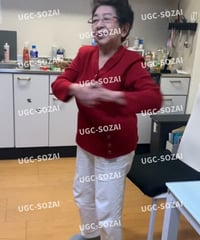 ストレッチをしている