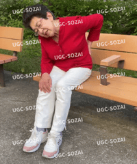腰を痛めている