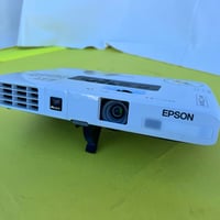 エプソンモバイルプロジェクターEB-1751①レンタル【往復送料込】
