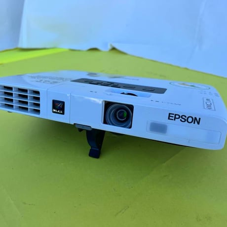 エプソンモバイルプロジェクターEB-1751①レンタル【往復送料込】