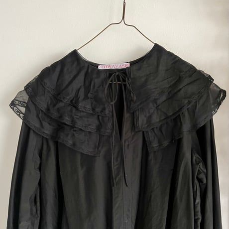 Leavers  blouse black / TOWAVASE