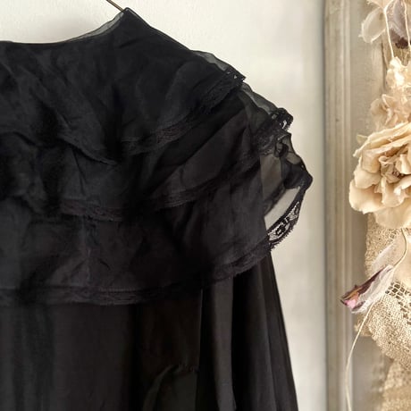 Leavers  blouse black / TOWAVASE