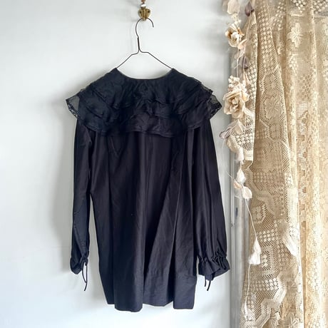 Leavers  blouse black / TOWAVASE