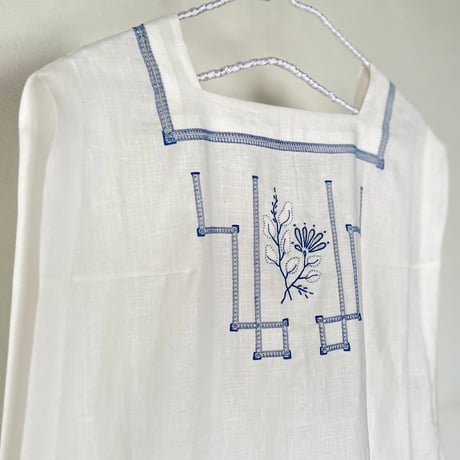 Ajour tablier white x blue / TOWAVASE